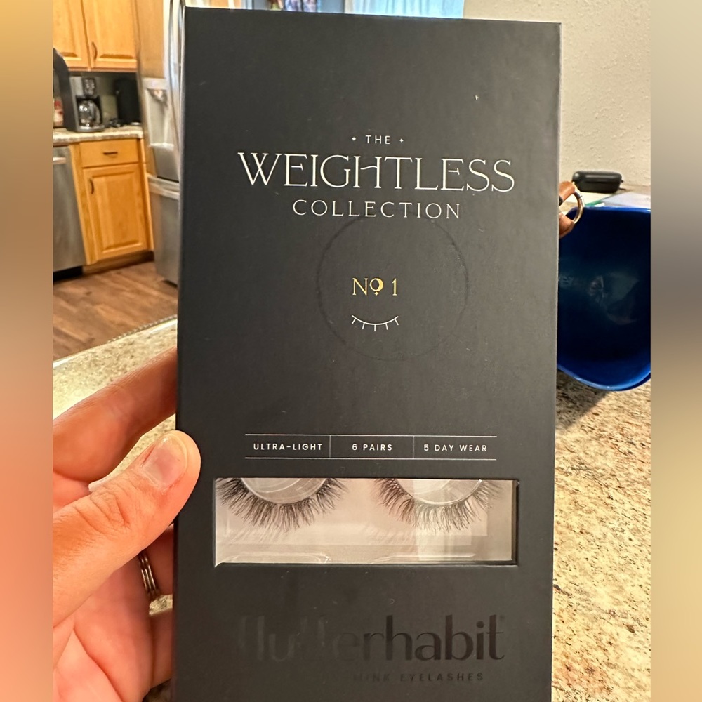 Weightless No 1 flutterhabit lashes
